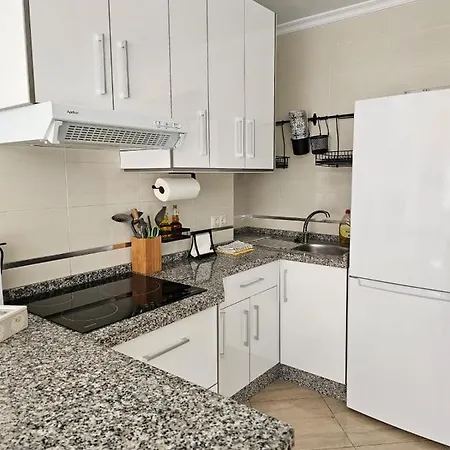 Estudio Luminoso Junto A La Playa Lägenhet